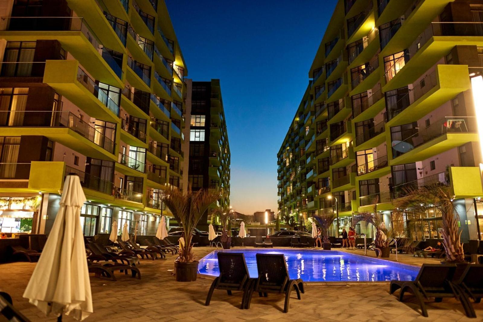 Evelyn'S Apartment Spa&Pool Beach Resort Mamaia Exterior photo